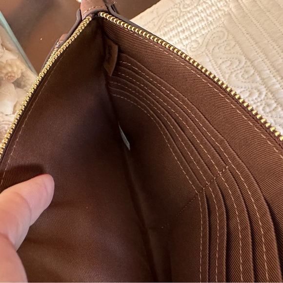 Coach NWT Women's Double Zip Wallet in Signature Canvas - Picture 3 of 10